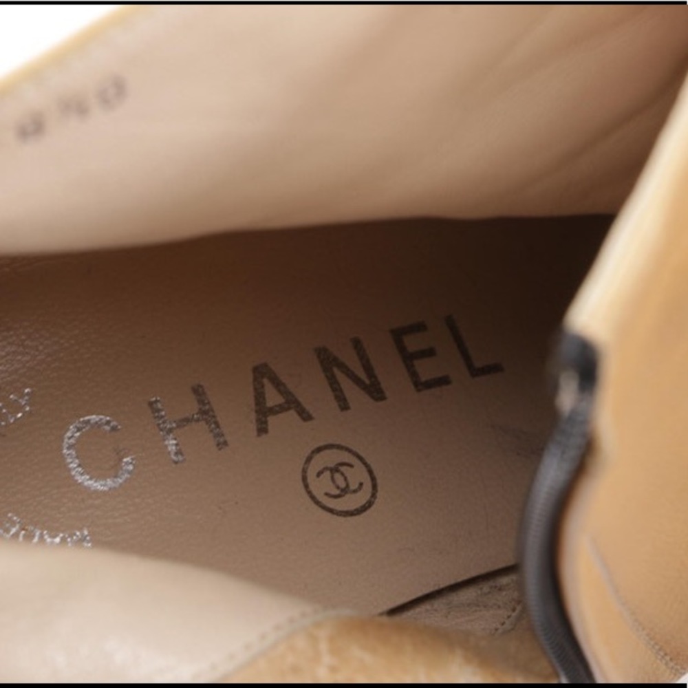🔴 sold🔴Chanel Two-Tone Pointed Toe Booties 38.5 - Picture 5 of 8